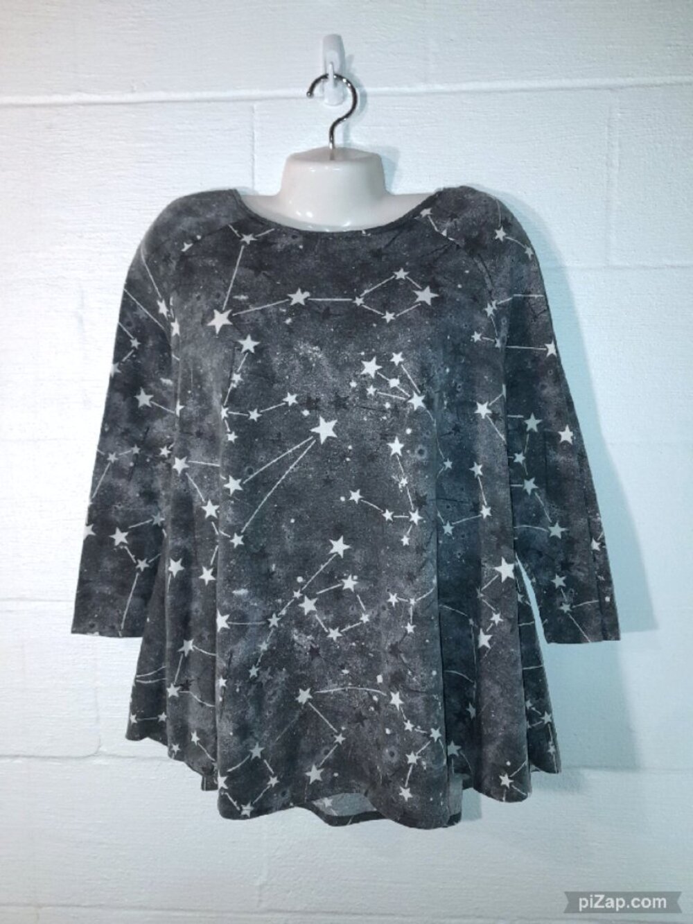 Kim & Cami Women's Plus Size 1X Celestial Star Constellation Knit Top Gray Tunic